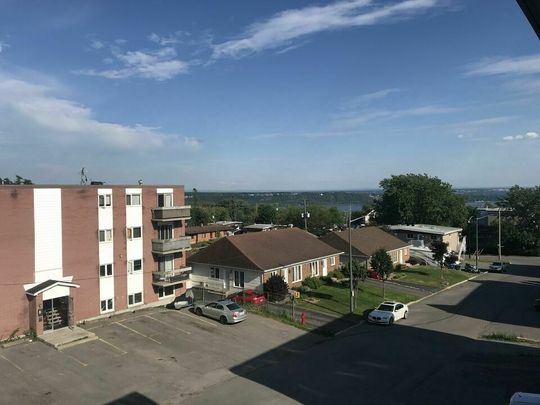 Beau 4 1/2, Beauport, 3e étage, juillet - Photo 1