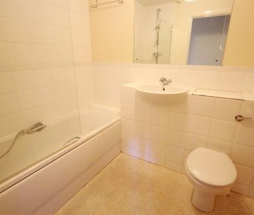 Ovaltine Court, Kings Langley - Photo 5