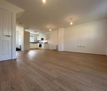 3 bedroom semi-detached house to rent - Photo 3