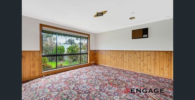 Versatile 3 Beds Home with Main Road Exposure - Photo 1