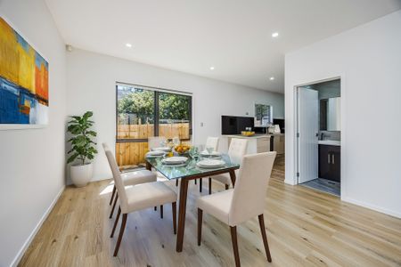 1A Bennett Road Pakuranga - Near New Luxury Townhouse - Photo 5