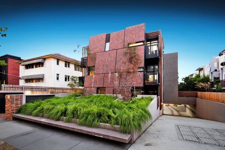 Stylish One-Bedroom Apartment in Boutique Building - Photo 4