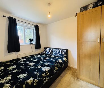 3 bedroom end of terrace house to rent - Photo 4