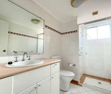 Huge Apartment - Super Location - Photo 2