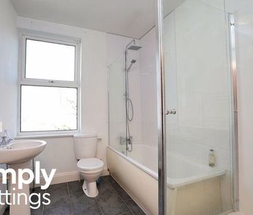 2 bedroom maisonette to rent - Photo 4