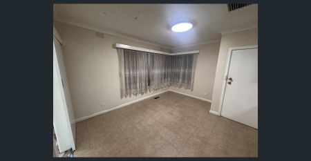 SPACIOUS LIVING IN A PRIME GREENSBOROUGH LOCATION - Photo 5