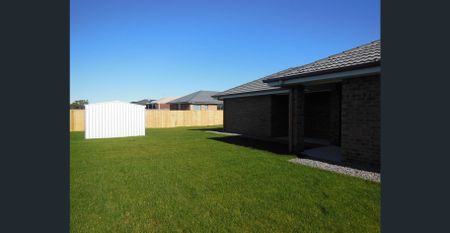 Spacious 4 Bedroom Family Home in Smithton - Photo 4