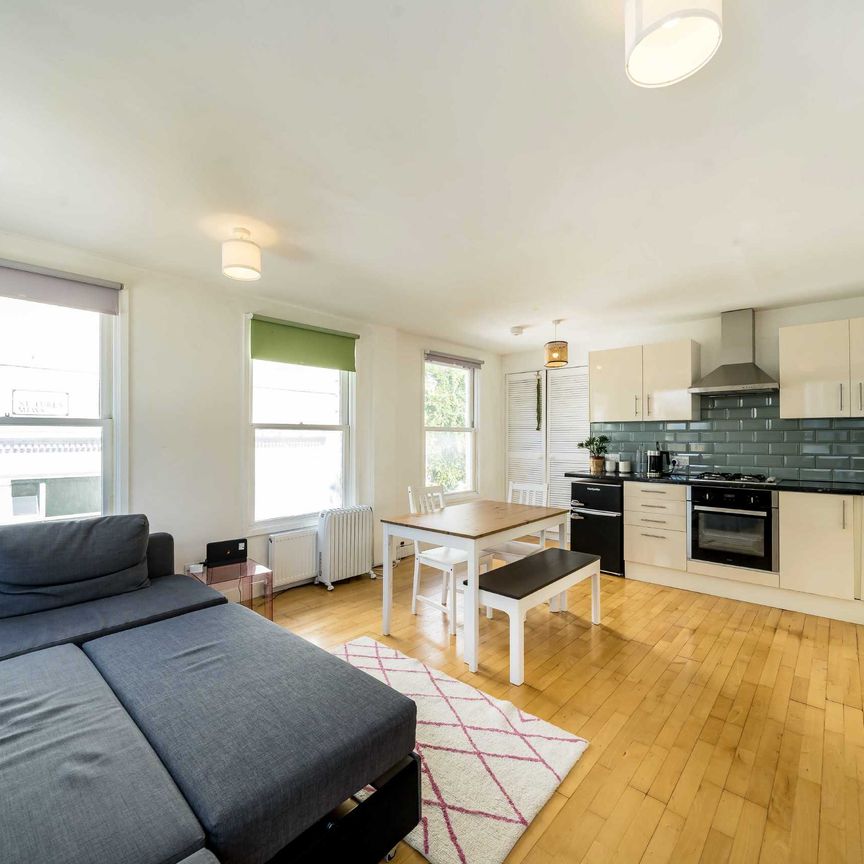 St Lukes Mews, North Kensington, W11, London - Photo 1