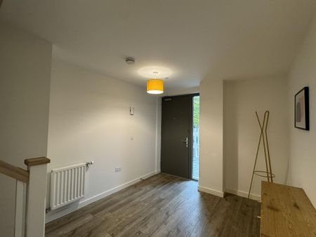 2 bedroom ground floor maisonette to rent - Photo 5