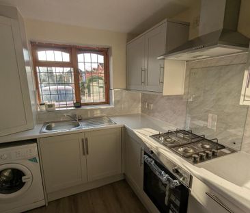 2 bedroom terraced house to rent - Photo 4