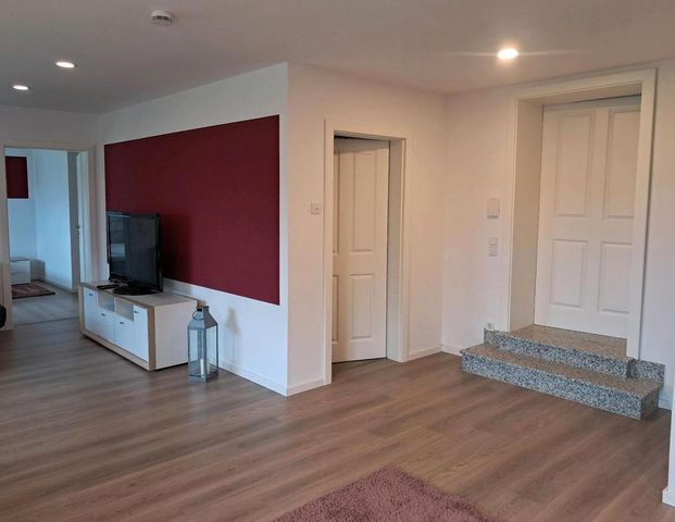 Voll möblierte Wohnung für nette Dame - Foto 1