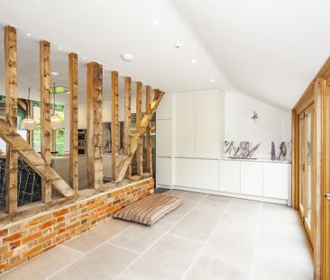 5 bedroom detached house to rent - Photo 4