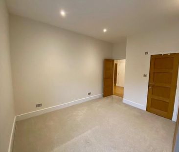 3 bedroom apartment to rent - Photo 2