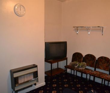 2 Beds - Terraced House - - Photo 1