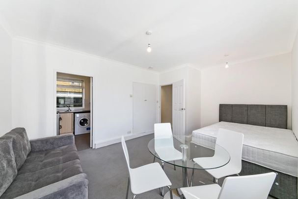 Studio to rent - Photo 1