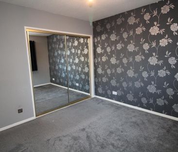 2 bedroom bungalow to rent - Photo 2