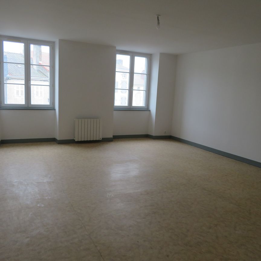 Location Appartement 2 pièces 59m² BELLAC 87300 - Photo 1