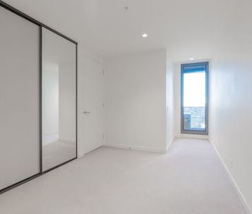 2 Bedroom 2 Bathroom Apartment with a Carpark for Rent in Parkville! - Photo 3