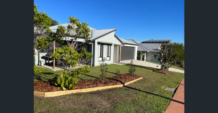 Low maintenance, modern with functionality - Photo 4