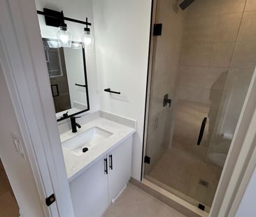 For Lease - 12 Franklin Avenue Unit# D, Toronto, Ontario - Photo 6