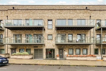 2 bedroom flat in 47 Allcroft Road - Photo 3