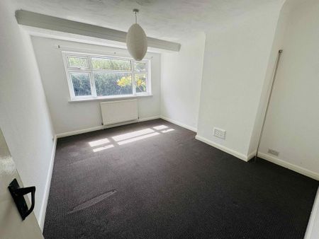 4 bedroom detached house to rent - Photo 3