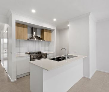 Cozy Home in Armstrong Creek - Photo 2