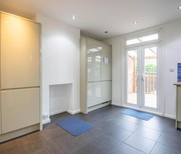 3 bedroom terraced house to rent - Photo 6