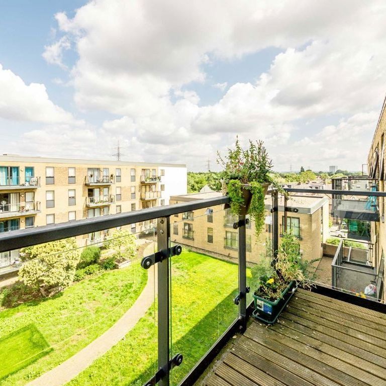 Durnsford Road, SW19 8FP, London - Photo 1