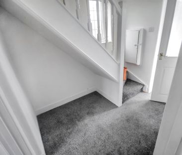 3 bedroom end of terrace house to rent - Photo 3