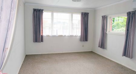 NORTH END HOME - Photo 2