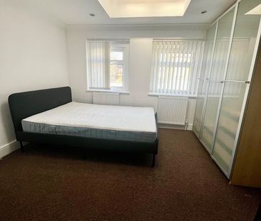 1 Bed Flat, St. Antonys Road, E7 - Photo 2