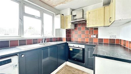 5 bedroom house to rent Brendon Avenue, Luton, Bedfordshire, LU2 - Photo 5