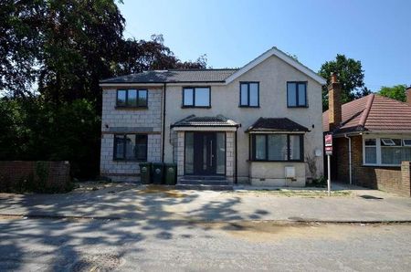 Marlborough Road, Ashford, TW15 - Photo 4