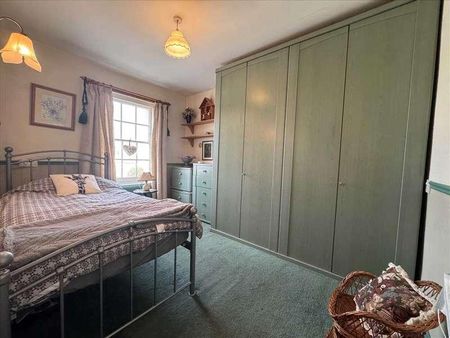 Thompsons Cottages, Harwood Hall Lane, Upminster, RM14 - Photo 2