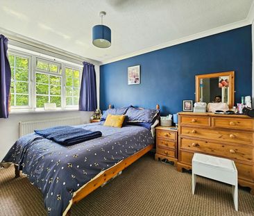 Waters Drive, Staines-upon-Thames, Surrey, TW18 4RP - Photo 2