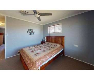 Comfortable Family Home - Photo 5