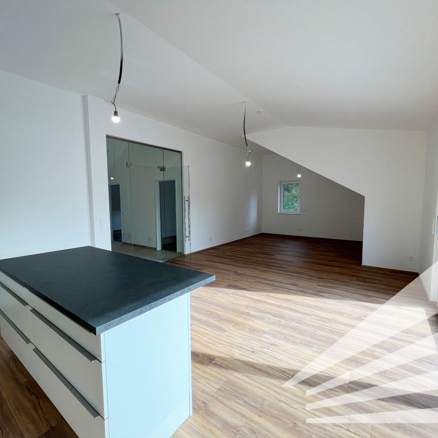 Außergewöhnliches 4-Zimmer Penthouse mit großem Balkon in Puchenau! - Photo 1