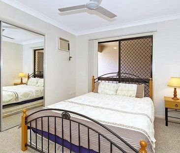 Comfortable Family Living in the Heart of Kirwan! - Photo 2