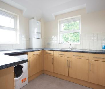 2 bedroom flat to rent - Photo 4