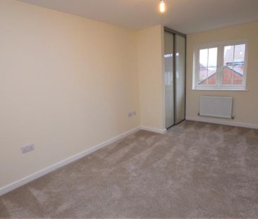 3 bedroom semi-detached house to rent - Photo 6