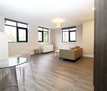 Studio to rent - Photo 1