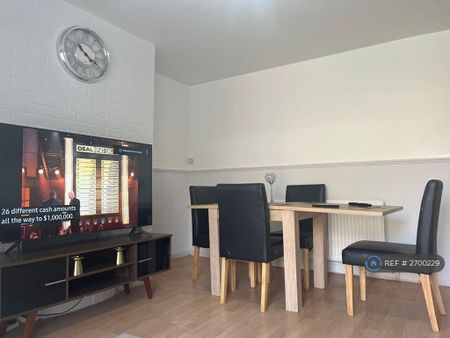 3 bedroom terraced house to rent - Photo 3