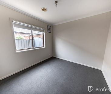 Modern Family Home - Photo 3