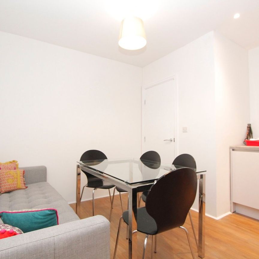 Room in a Shared Flat, Nyland Court, SE8 - Photo 1