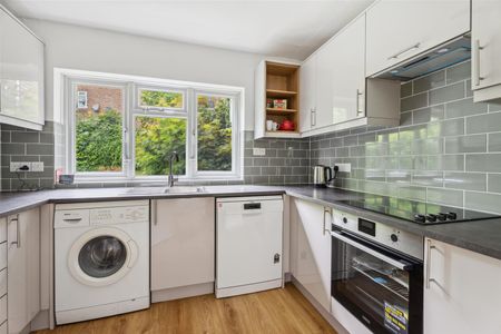 Totteridge Road, High Wycombe - Photo 3