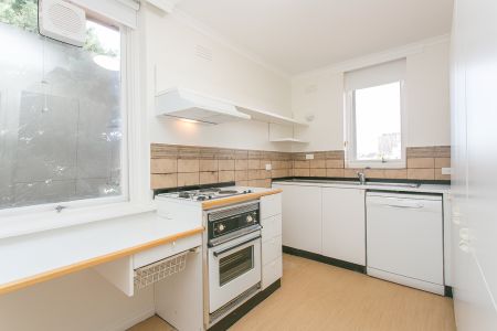 15/43 Rockley Road, South Yarra VIC 3141 - Apartment For Rent | Domain - Photo 2