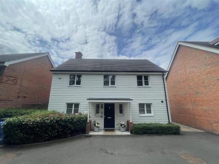 4 bedroom detached house to rent - Photo 3