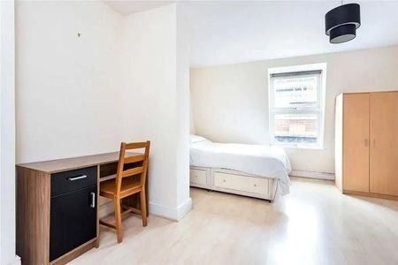 3 bedroom flat to rent - Photo 3