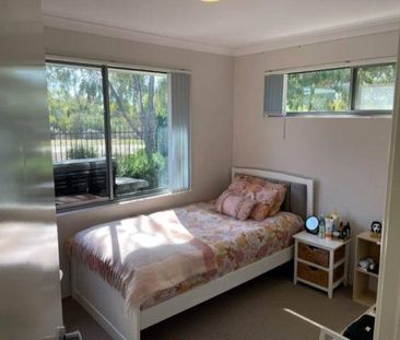 Secret Harbour Family Home - View Tuesday 5;30pm - Photo 4